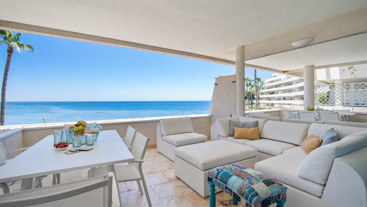 Beach-Line Apartment With 3 Bedrooms In Estepona Exteriör bild
